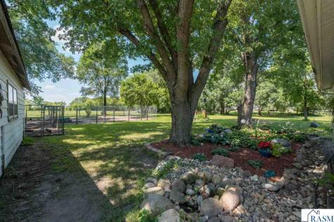 223 SW Joy Avenue Madelia MN 56062