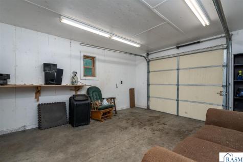 223 SW Joy Avenue Madelia MN 56062
