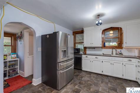 223 SW Joy Avenue Madelia MN 56062