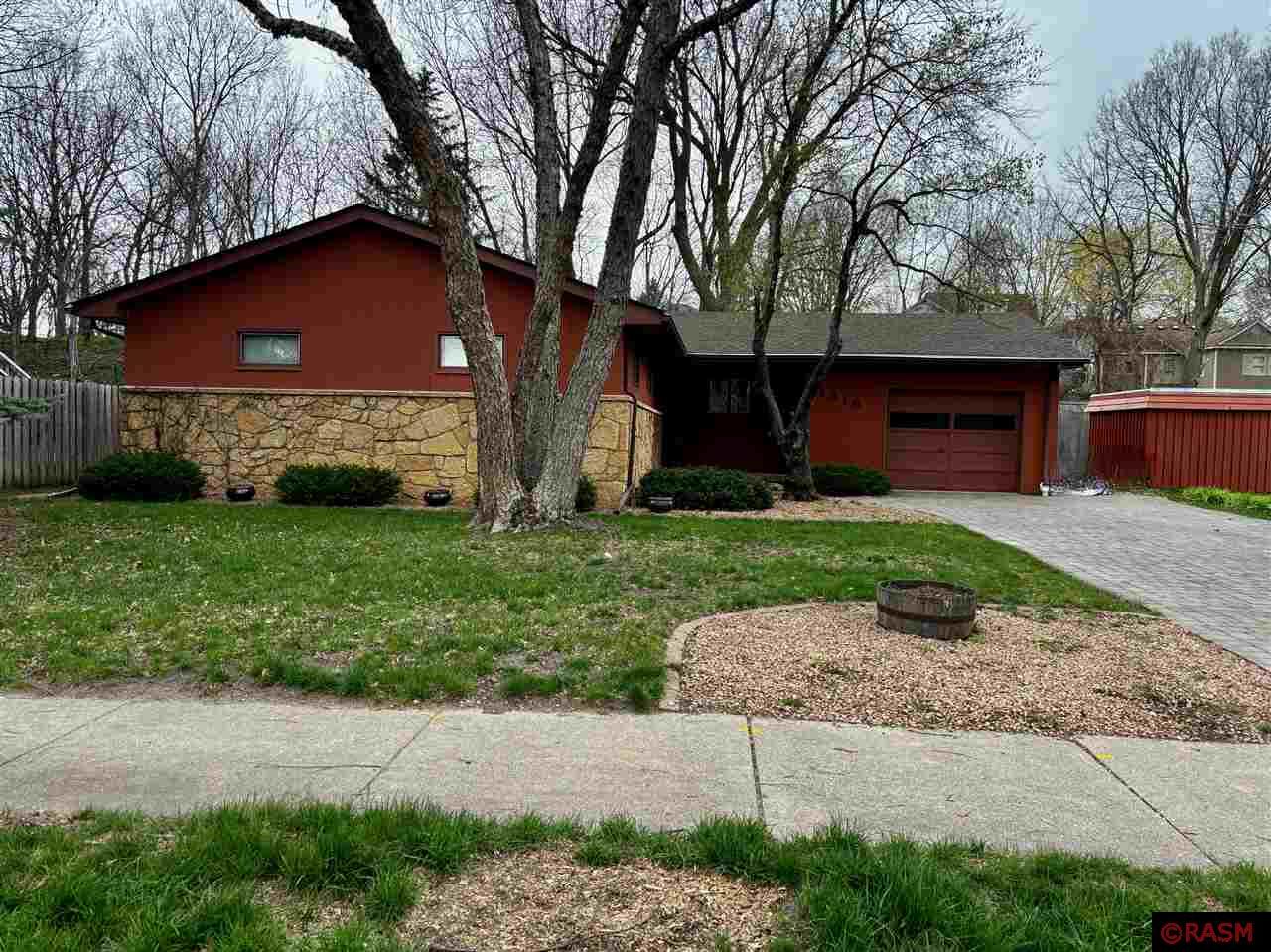 1316 S Washington Avenue St. Peter MN 56082