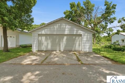 618 N Main Street Blue Earth MN 56013
