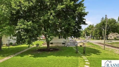 618 N Main Street Blue Earth MN 56013