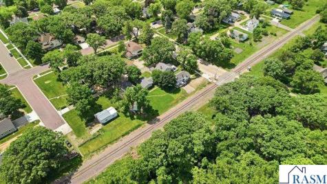 618 N Main Street Blue Earth MN 56013