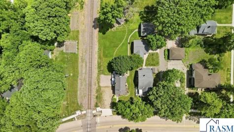 618 N Main Street Blue Earth MN 56013