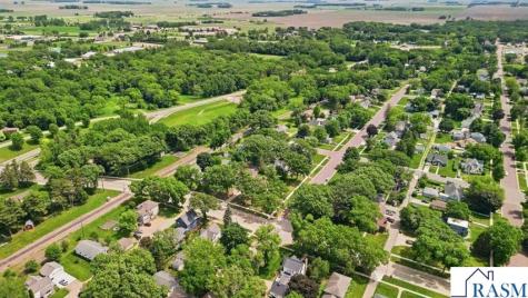 618 N Main Street Blue Earth MN 56013