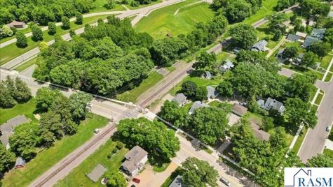 618 N Main Street Blue Earth MN 56013