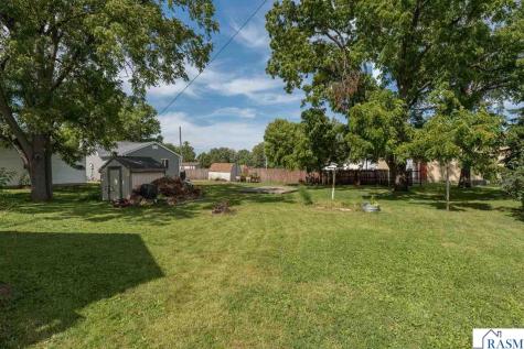 211 W Blue Earth Street Lake Crystal MN 56055