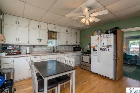 211 W Blue Earth Street Lake Crystal MN 56055