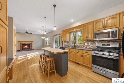 2057 Howard Drive North Mankato MN 56003