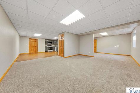 2057 Howard Drive North Mankato MN 56003