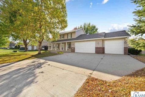 2057 Howard Drive North Mankato MN 56003
