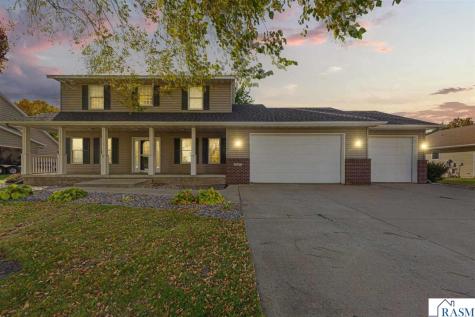 2057 Howard Drive North Mankato MN 56003