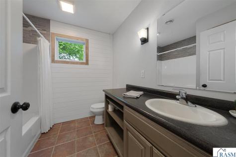 308 Tanager Road Mankato MN 56001