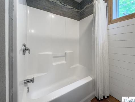 308 Tanager Road Mankato MN 56001