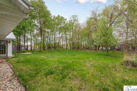 308 Tanager Road Mankato MN 56001