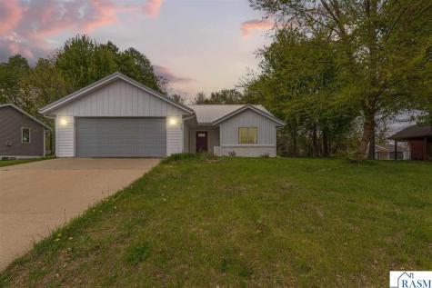 308 Tanager Road Mankato MN 56001