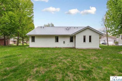 308 Tanager Road Mankato MN 56001