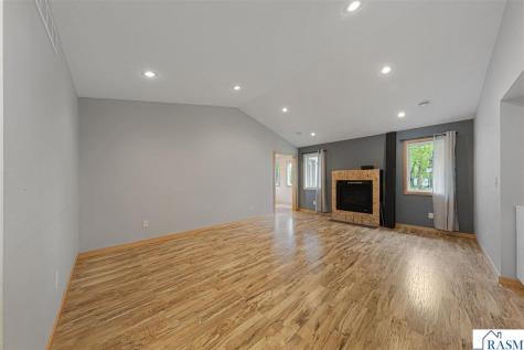 308 Tanager Road Mankato MN 56001