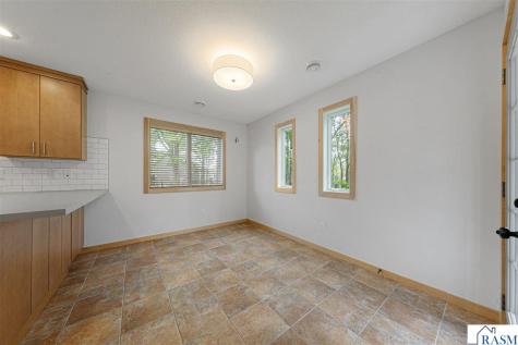 308 Tanager Road Mankato MN 56001