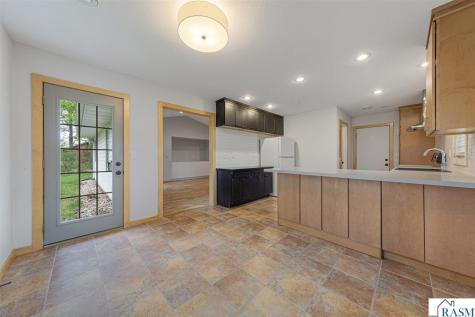 308 Tanager Road Mankato MN 56001