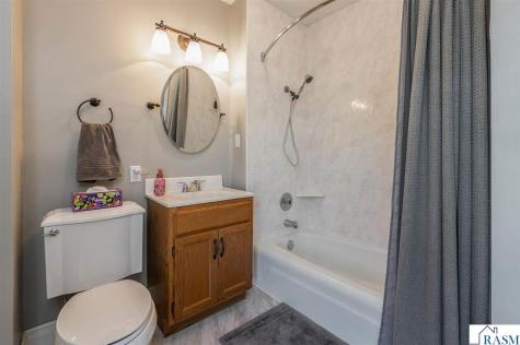 703 S Galbraith Street Blue Earth MN 56013