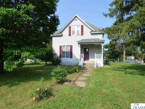 2 S Maple Avenue Le Center MN 56057