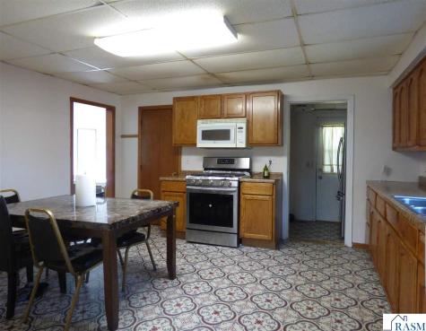 2 S Maple Avenue Le Center MN 56057