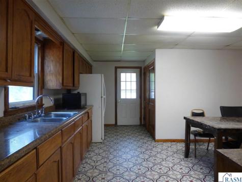 2 S Maple Avenue Le Center MN 56057