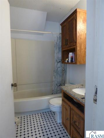 2 S Maple Avenue Le Center MN 56057
