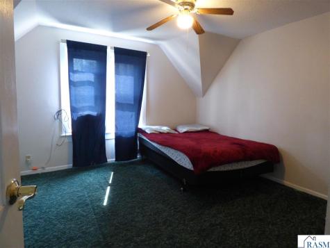 2 S Maple Avenue Le Center MN 56057