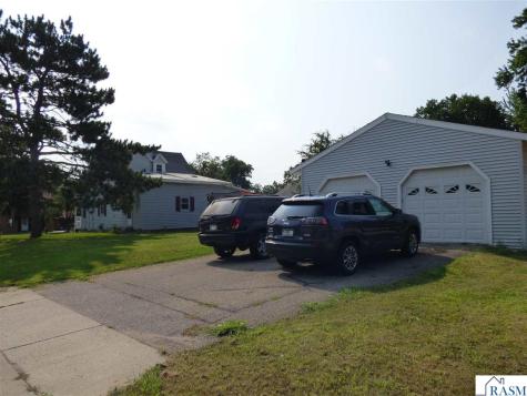 2 S Maple Avenue Le Center MN 56057