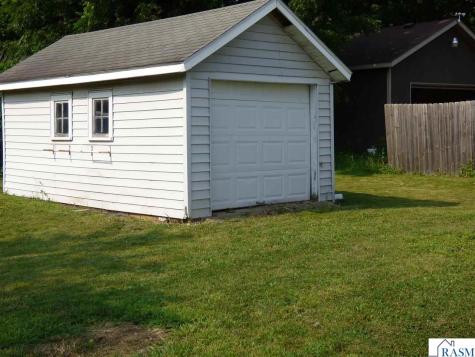 2 S Maple Avenue Le Center MN 56057