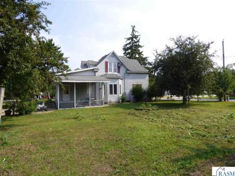 2 S Maple Avenue Le Center MN 56057