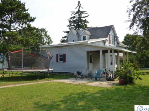 2 S Maple Avenue Le Center MN 56057