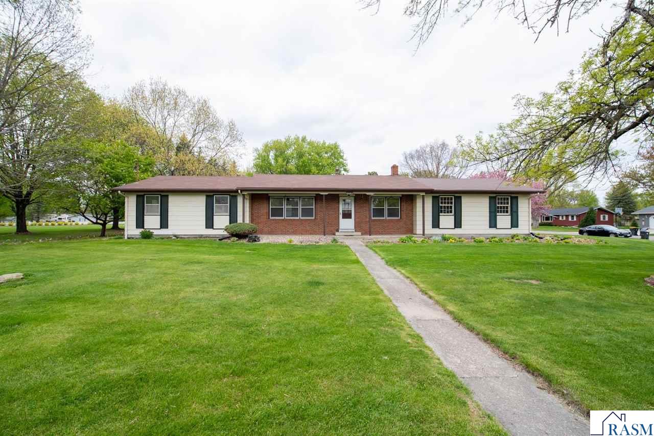 2208 Clare Drive North Mankato MN 56003