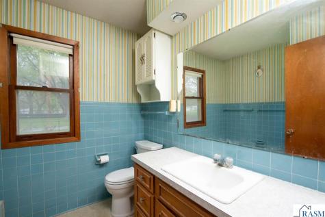 2208 Clare Drive North Mankato MN 56003