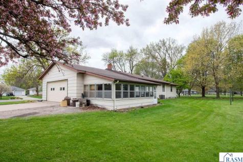 2208 Clare Drive North Mankato MN 56003