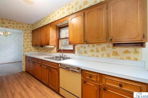 2208 Clare Drive North Mankato MN 56003