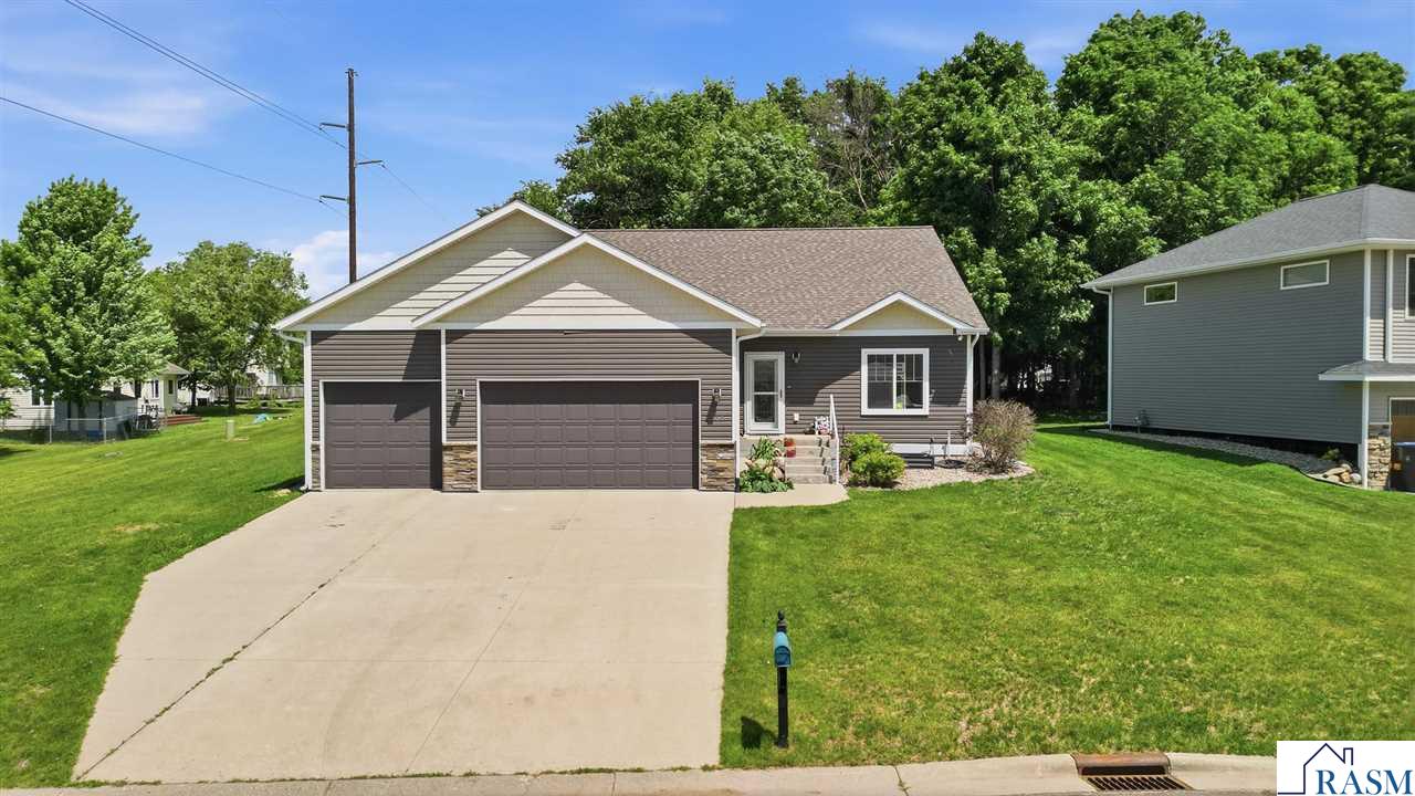 300 Tanager Road Mankato MN 56001