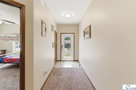 300 Tanager Road Mankato MN 56001