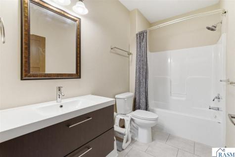 300 Tanager Road Mankato MN 56001