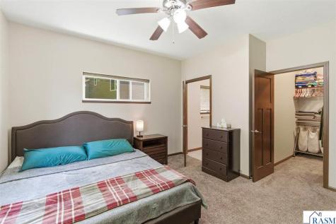300 Tanager Road Mankato MN 56001