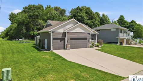 300 Tanager Road Mankato MN 56001