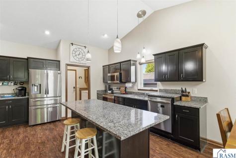 300 Tanager Road Mankato MN 56001