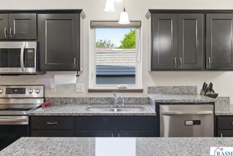 300 Tanager Road Mankato MN 56001