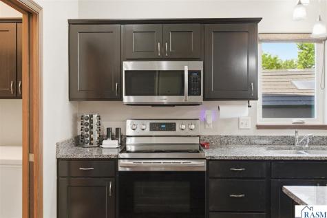 300 Tanager Road Mankato MN 56001