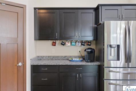 300 Tanager Road Mankato MN 56001