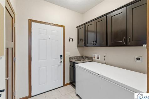 300 Tanager Road Mankato MN 56001