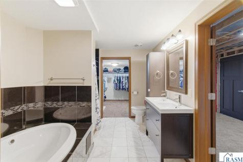 300 Tanager Road Mankato MN 56001