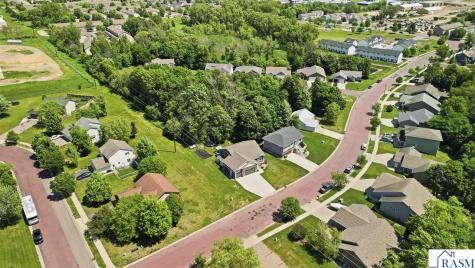 300 Tanager Road Mankato MN 56001